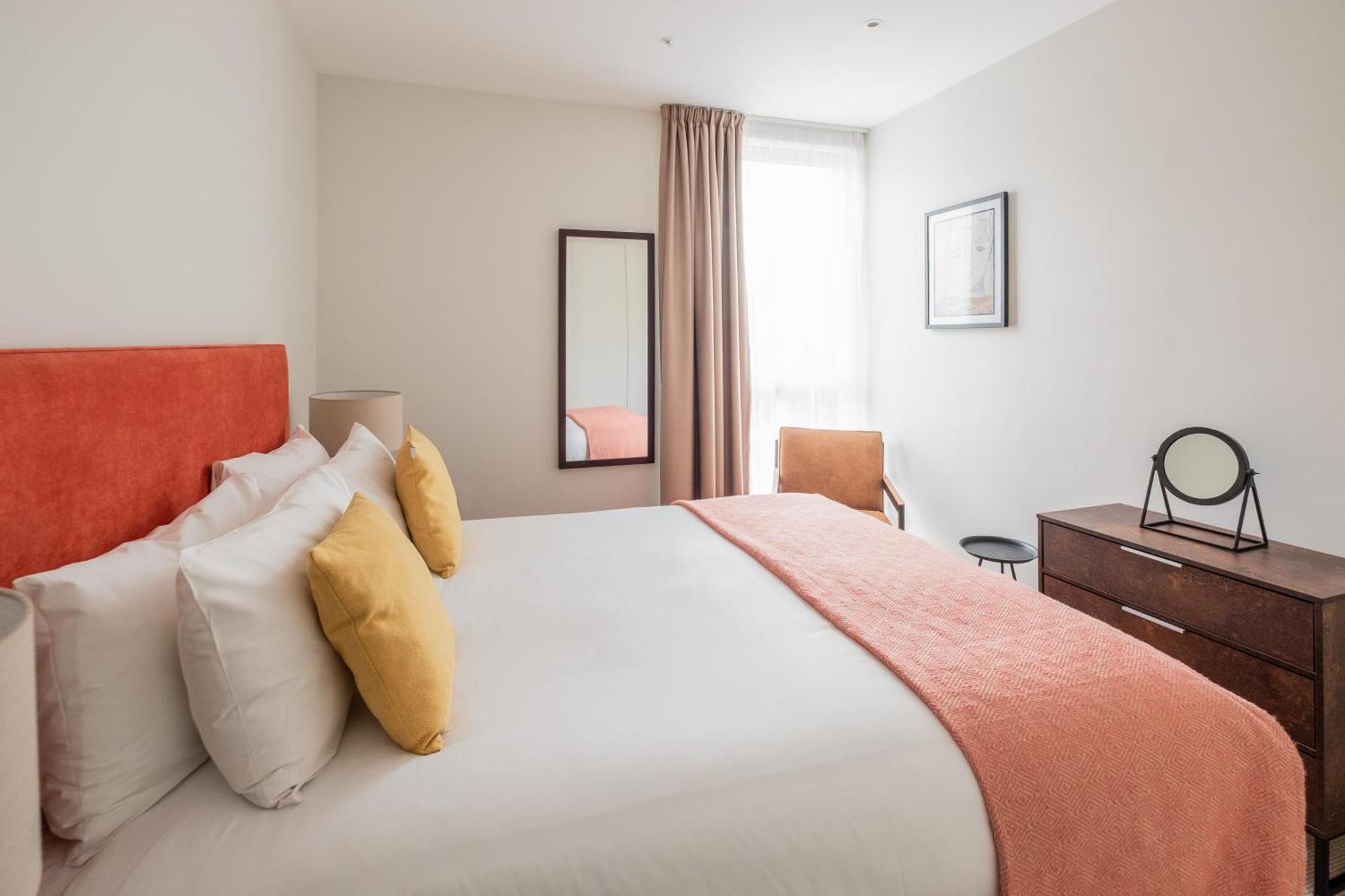 Native Victoria Apartment London