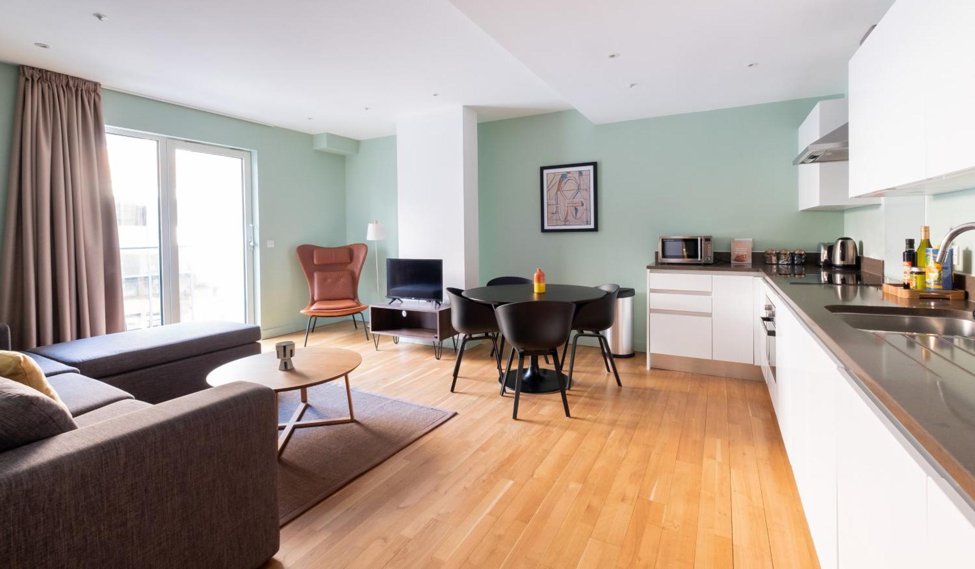 Native Victoria Apartment